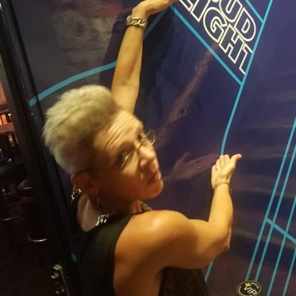 Meet your Posher, Pam - Picture 1 of 1